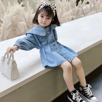 Дългата деним риза за момичета, Новост пролетта 2022 г., бебешка рокля със средна дължина, в корейски стил за малки момичета, Однобортная деним яке за момичета, деца от 1 до 6 години
