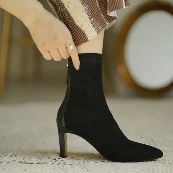 Обувки с високи токчета, женските есенно-зимни ботуши в корейски стил на среден ток, Стрейчевые Тънки Ботуши с остри пръсти, Дамски обувки 2023
