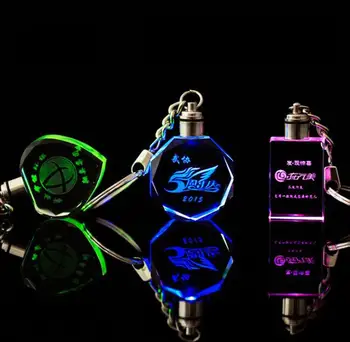 Персонализирани Лазерен Гравиране Модел Crystal Ключодържател LED Цветни което променя Няколко Ключодържател Сватбен Подарък За Свети Валентин 