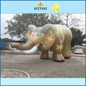 Плат Оксфорд 5 метра височина надуваем слон се продава евтино, включително и вентилатор.
